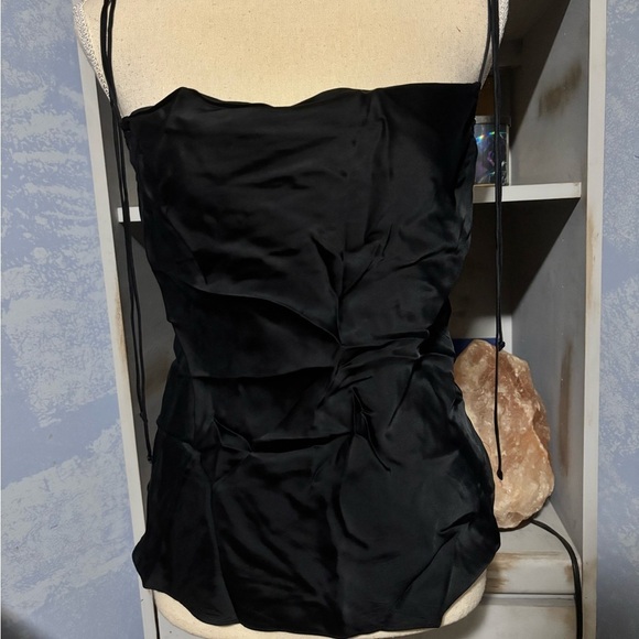 Wilfred Black Fitted Camisole with Spaghetti Straps and scoop neck xs - Picture 2 of 11